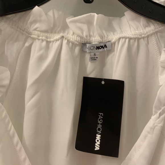 NEW WOMENS FASHIONNOVA TIMELESS RUFFLE BLOUSE SIZE S COLOR IVORY - Picture 7 of 8